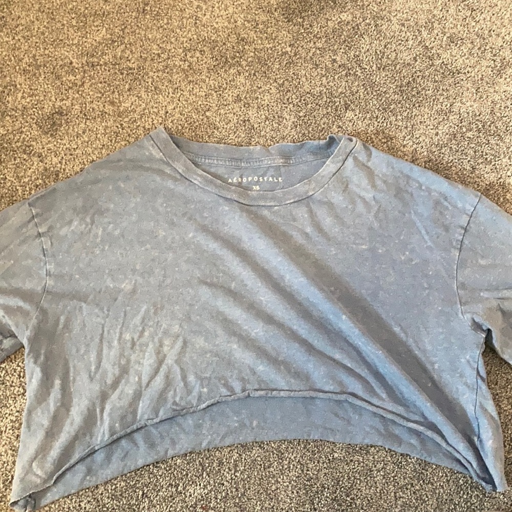 Blue acid wash cropped tee